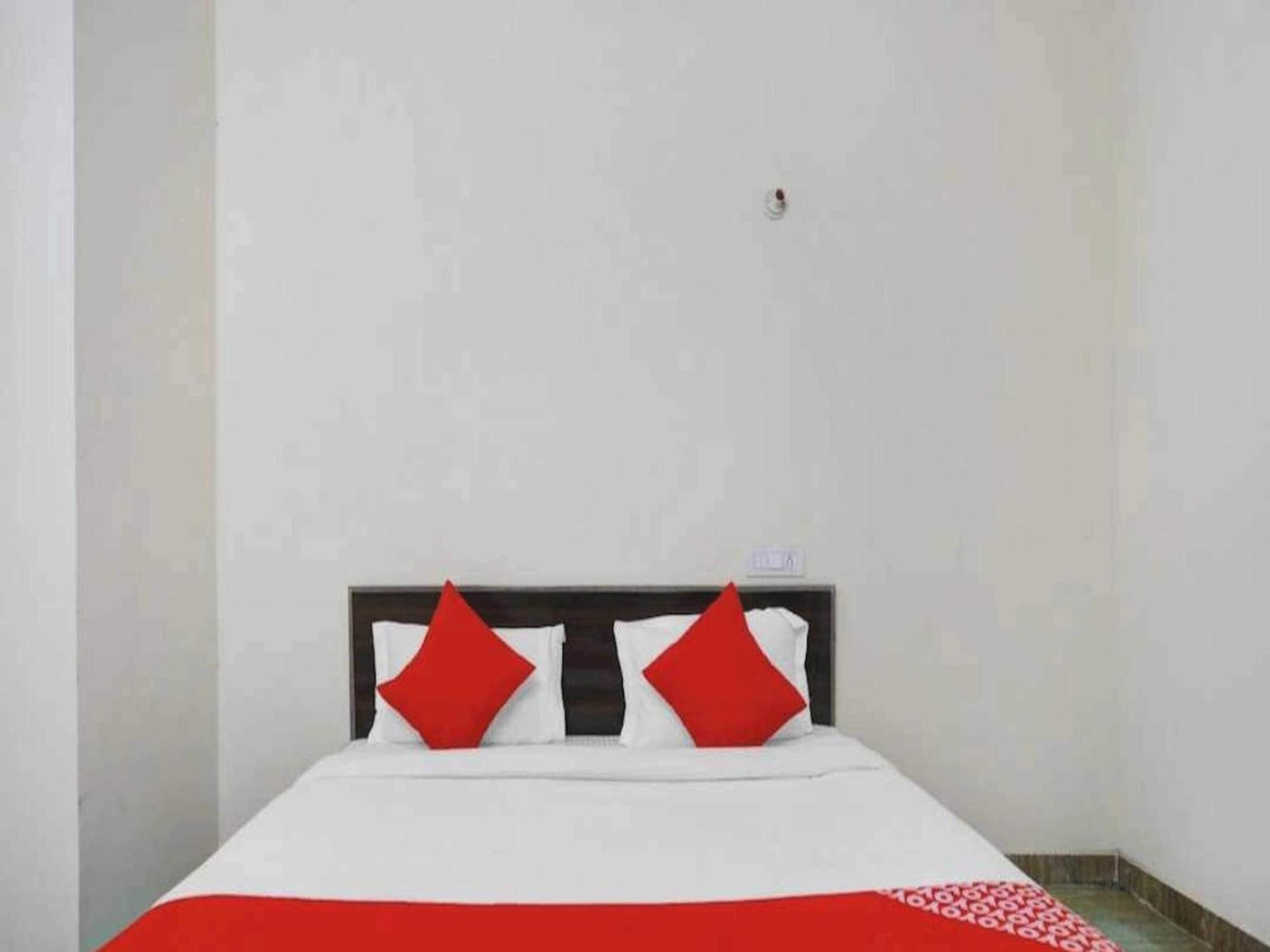 Hotel Sky Bird Bhauli Extérieur photo