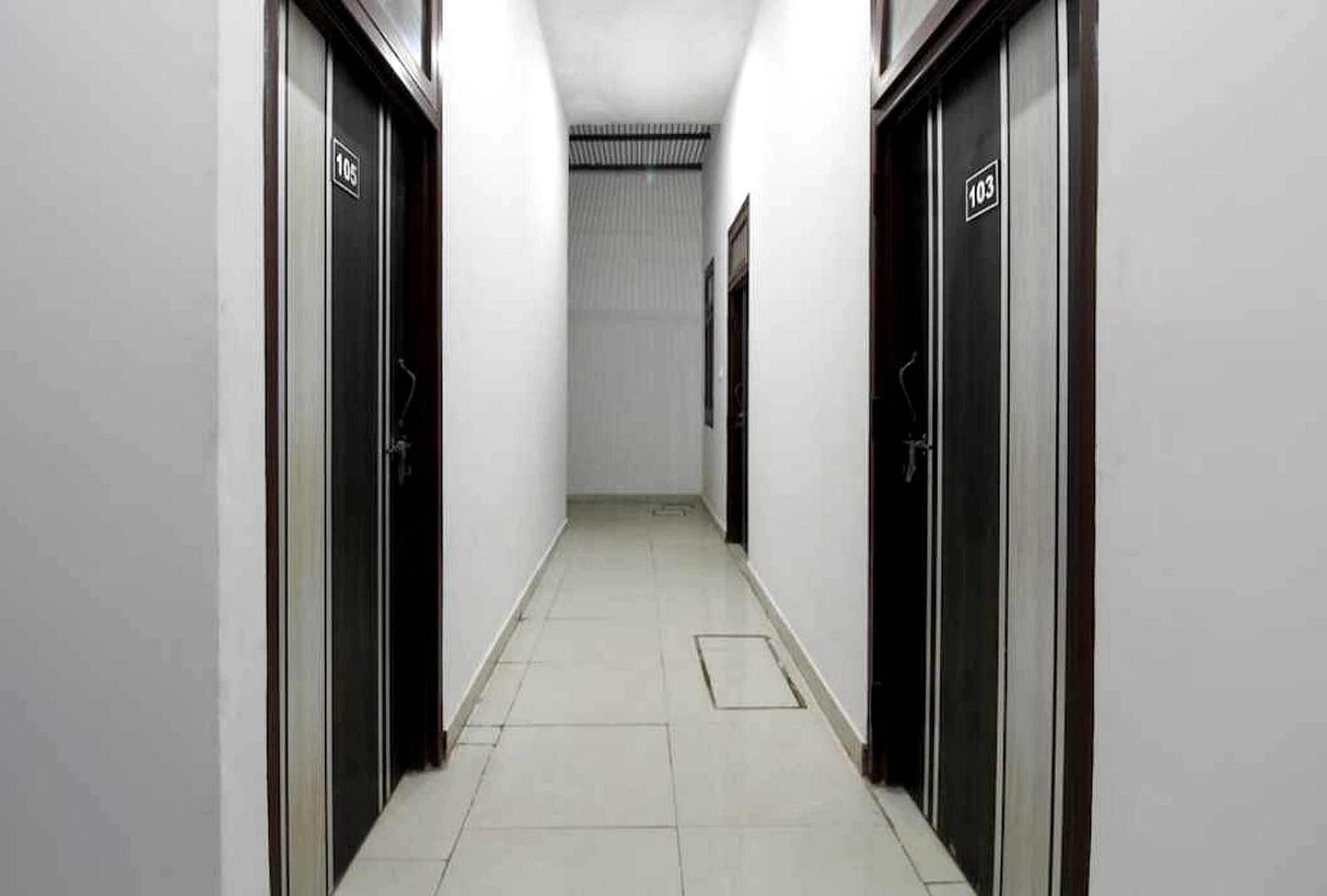 Hotel Sky Bird Bhauli Extérieur photo