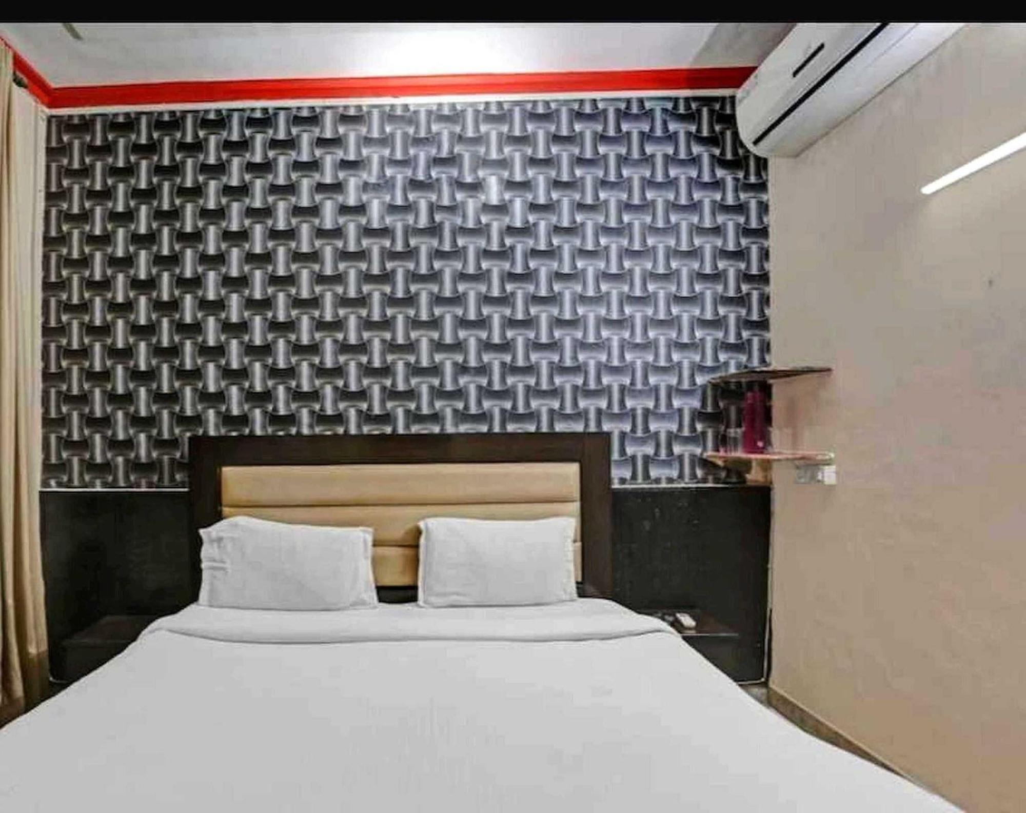 Hotel Sky Bird Bhauli Extérieur photo
