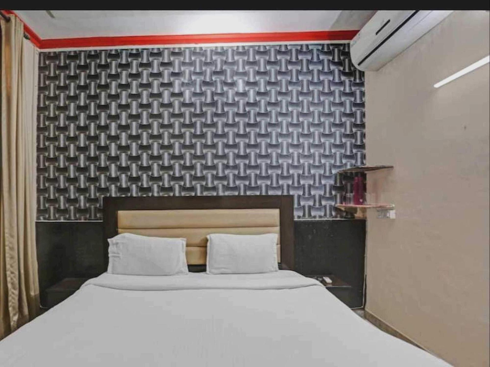 Hotel Sky Bird Bhauli Extérieur photo