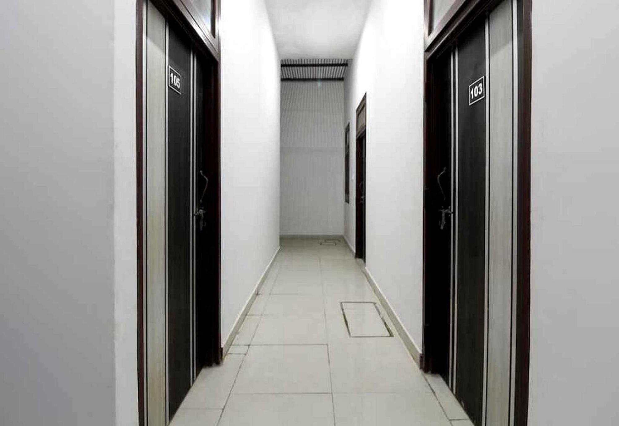 Hotel Sky Bird Bhauli Extérieur photo