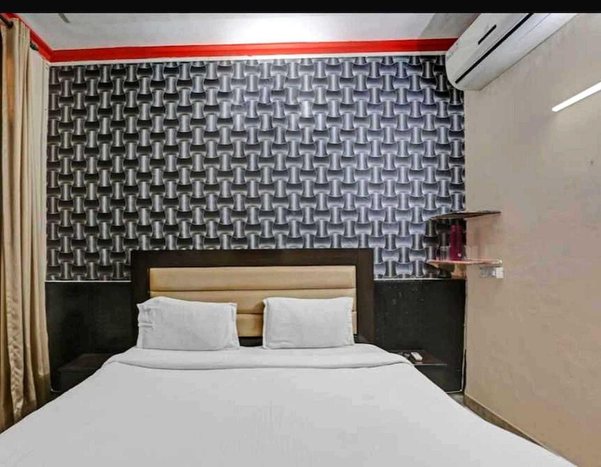 Hotel Sky Bird Bhauli Extérieur photo