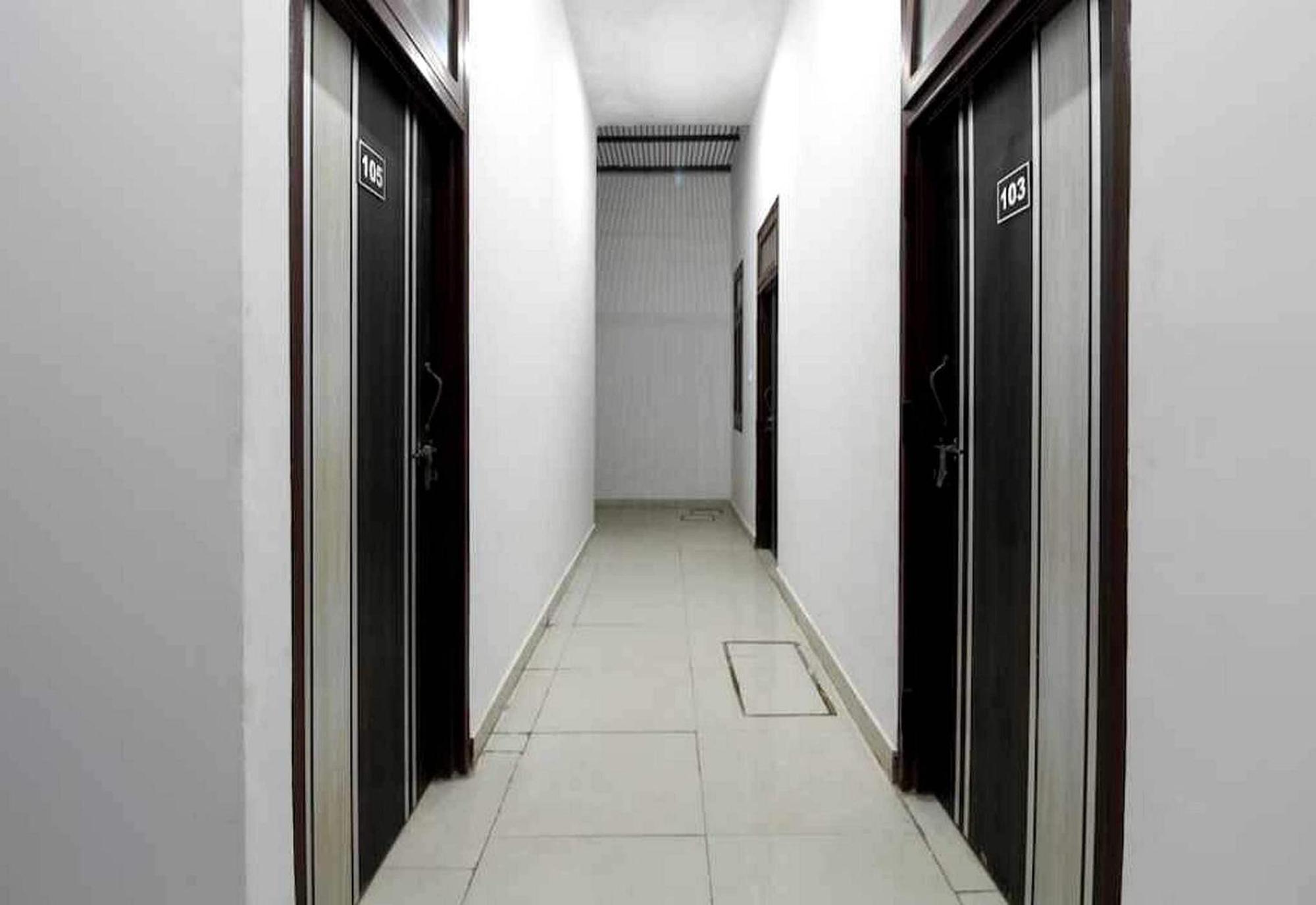 Hotel Sky Bird Bhauli Extérieur photo